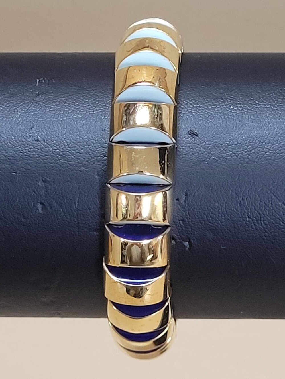 Kate Spade Sliced Scallops 12K Gold Plated Enamel Fill Stretch Bracelet Like New
